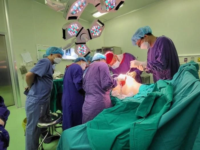 Một ca mổ tạo hình thẩm mỹ tại Bệnh viện Hữu nghị Việt Đức. Ảnh: BV Một ca mổ tạo hình thẩm mỹ tại Bệnh viện Hữu nghị Việt Đức. Ảnh: BV