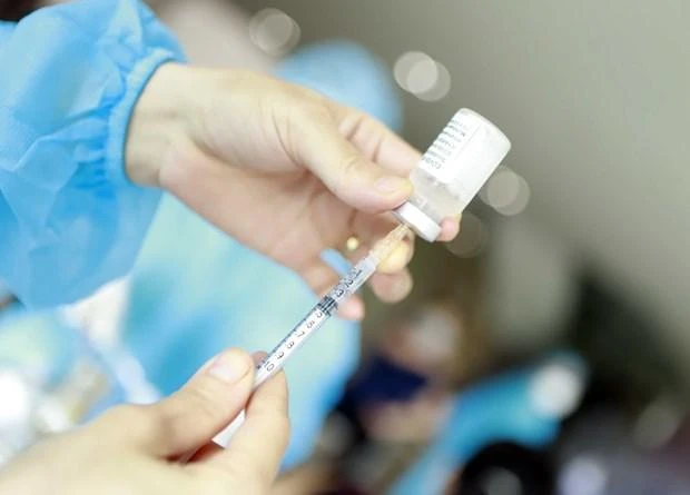 Ban chỉ đạo quốc gia phòng, chống dịch COVID-19 yêu cầu xây dựng kế hoạch tiêm vaccine năm 2023 và kế hoạch tiêm cho trẻ em từ 6 tháng tuổi đến dưới 5 tuổi. Ảnh: PL