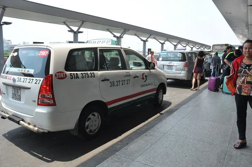 Ứng dụng gọi xe được công nhận là hợp pháp như bộ đàm hay tổng đài. Ảnh: QUỲNH NHƯ