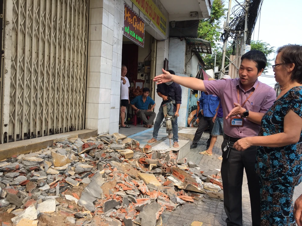 Hướng dẫn người dân những cách làm ram dốc, bậc thềm di động không lấn chiếm vỉa hè