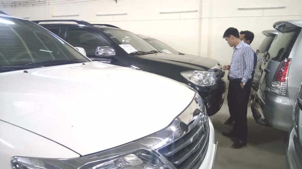 Các hãng đua nhau giảm giá, cạnh tranh giúp người tiêu dùng hưởng lợi.