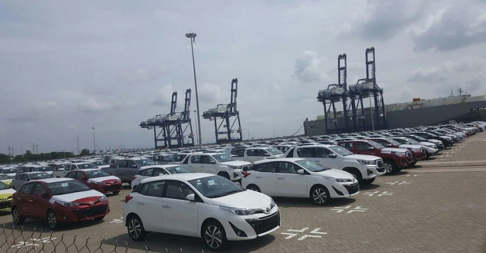 ô tô nhập khẩu