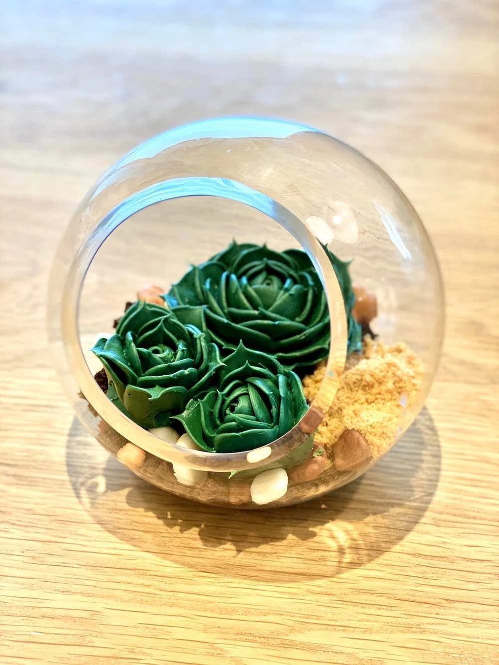 Độc, lạ tranh vẽ bằng sô-cô-la trưng bày tại TP.HCM ảnh 5