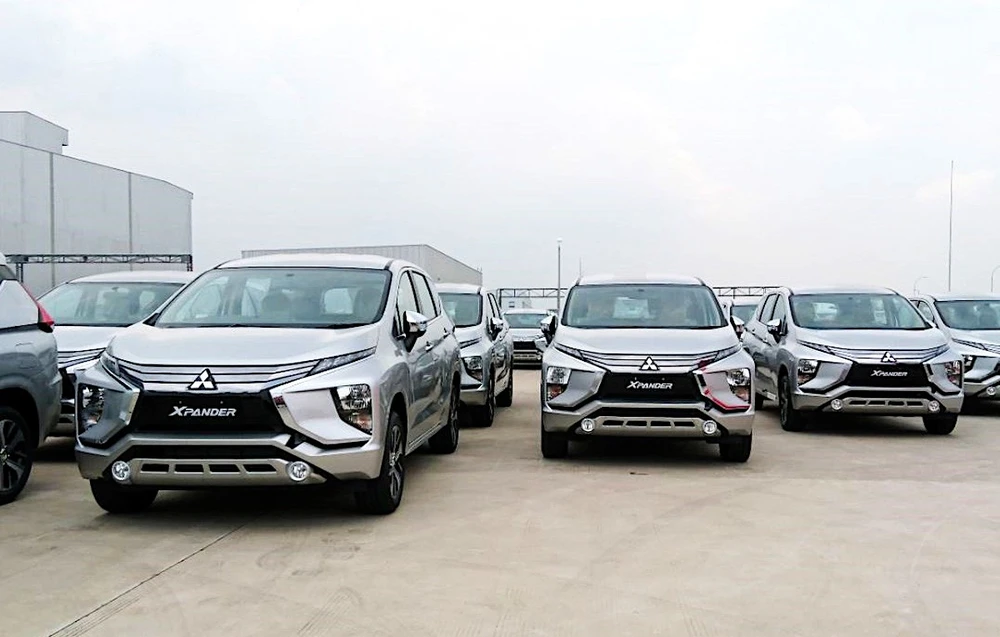 Hàng ngàn ô tô giá từ 400 triệu đồng nhập về VN ảnh 1