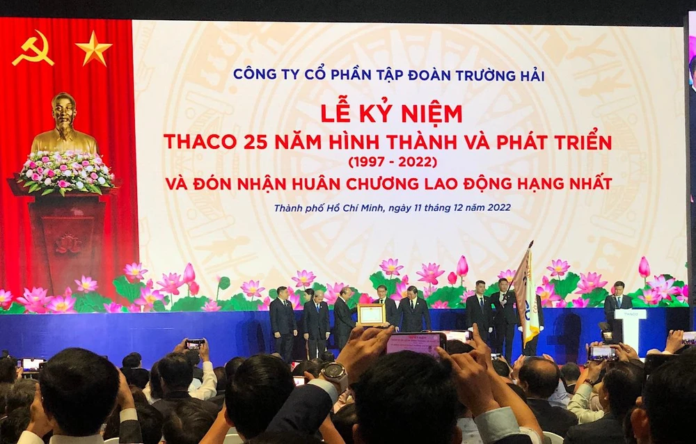 Đây là lần thứ hai tập đoàn THACO vinh dự đón nhận Huân chương Lao động hạng Nhất. (Ảnh: QH)