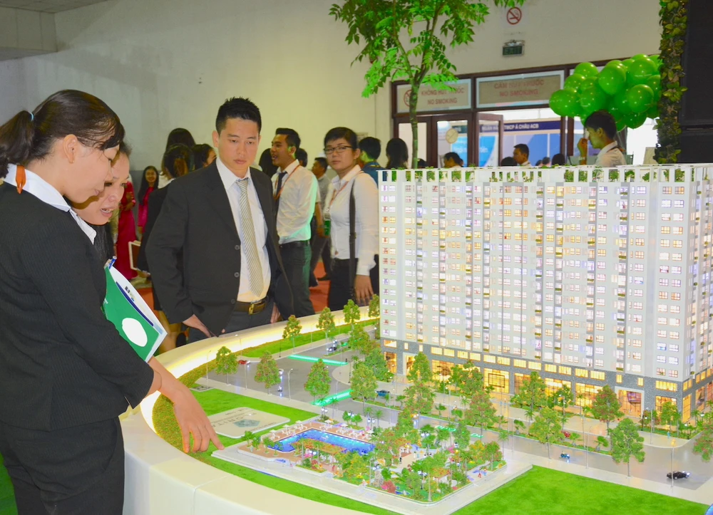 Bộ Xây dựng và cơ quan soạn thảo sẽ thiết kế, quy định tại chương về cải tạo, xây dựng lại nhà chung cư. Ảnh: QH