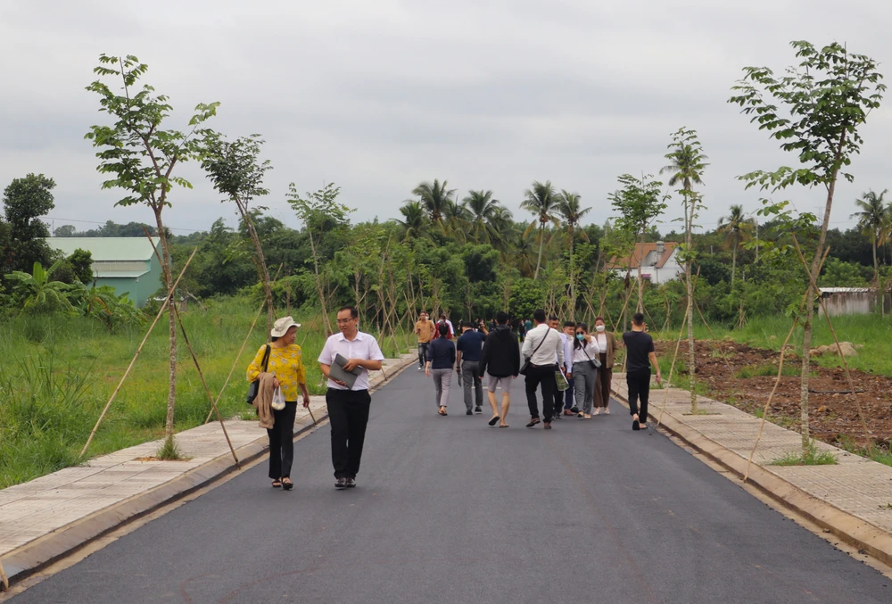 Lượng giao dịch thành công tăng nhờ lý do nhiều nhà đầu tư đất nền chấp nhận giảm giá để thoát hàng nhanh. Ảnh: QH