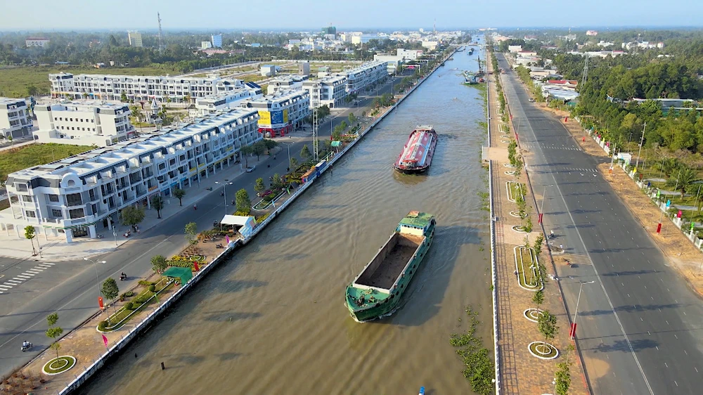 Hạ tầng giao thông phát triển trong năm 2024 tạo điều kiện hút nhà đầu tư, giúp các phân khúc bất động sản có lượng giao dịch thành công tăng. Ảnh: QH