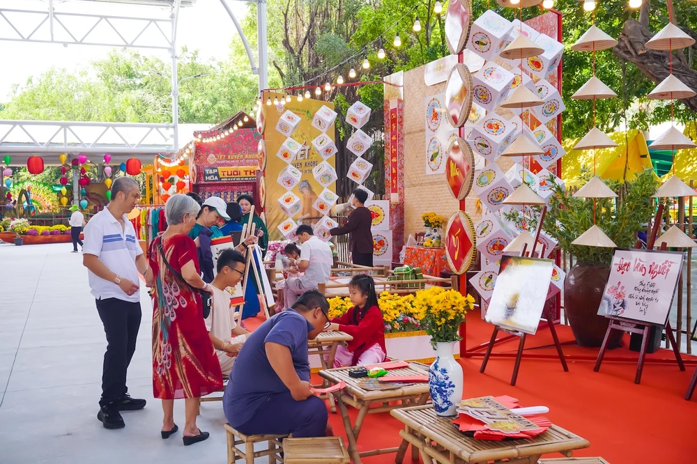 Ban Bí thư chỉ đạo không tổ chức thăm, chúc Tết cấp trên và lãnh đạo các cấp