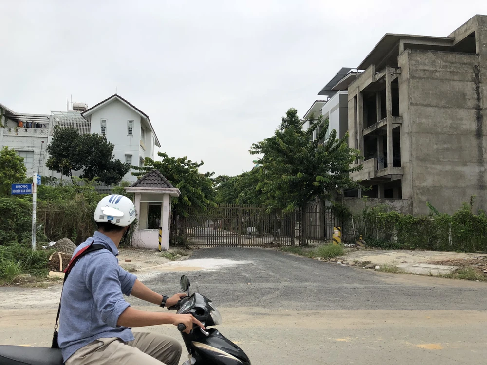 Chuyên gia góp ý cần có cơ chế đánh thuế mạnh tay đối với nhà và đất bỏ trống, ngăn chặn đầu cơ, thổi giá nhà đất. Ảnh: QH