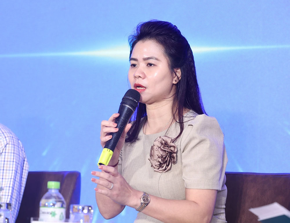 Bà Hoàng Thu Hằng 2.jpg