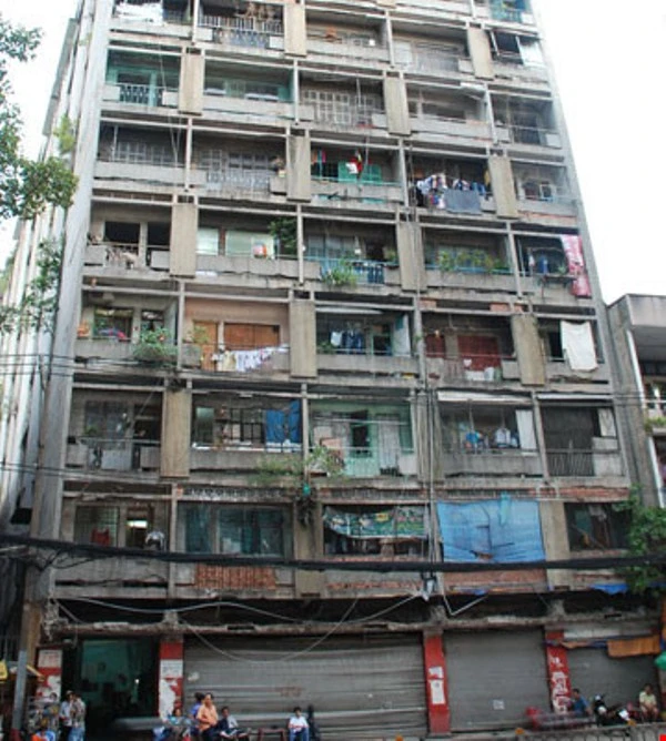 Tháo dỡ khẩn cấp chung cư 727 sau chỉ đạo của Bí thư Thăng ảnh 1 Tháo dỡ khẩn cấp chung cư 727 sau chỉ đạo của Bí thư Thăng ảnh 1