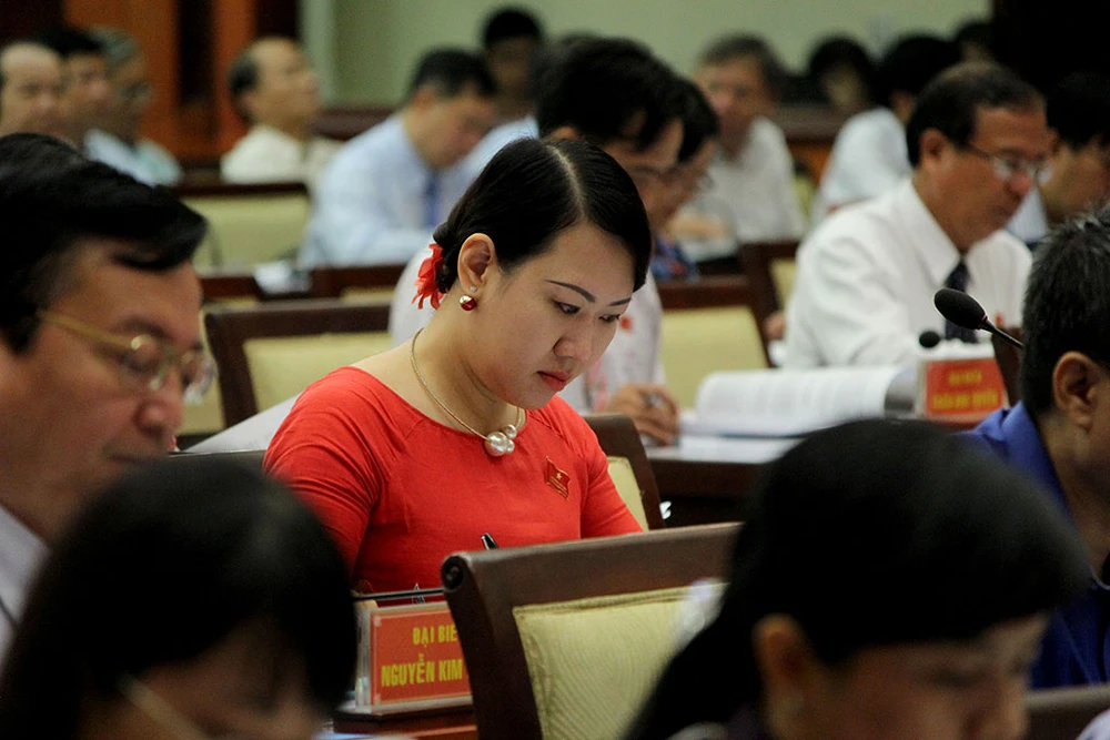 Các đại biểu tham dự kỳ họp thứ hai HĐND TP.HCM khóa IX