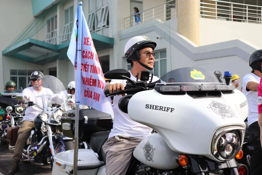 Le-mit-tinh-phong-chong-HIV-AIDS-TPHCM (5).JPG