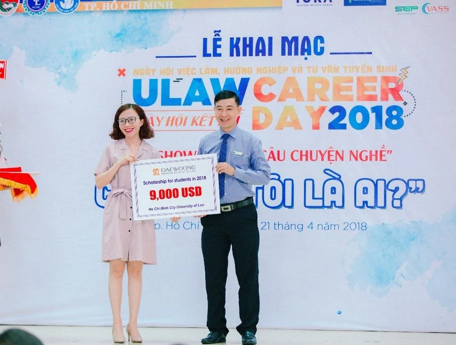 Hơn 300 việc làm cho sinh viên ngành luật ảnh 2