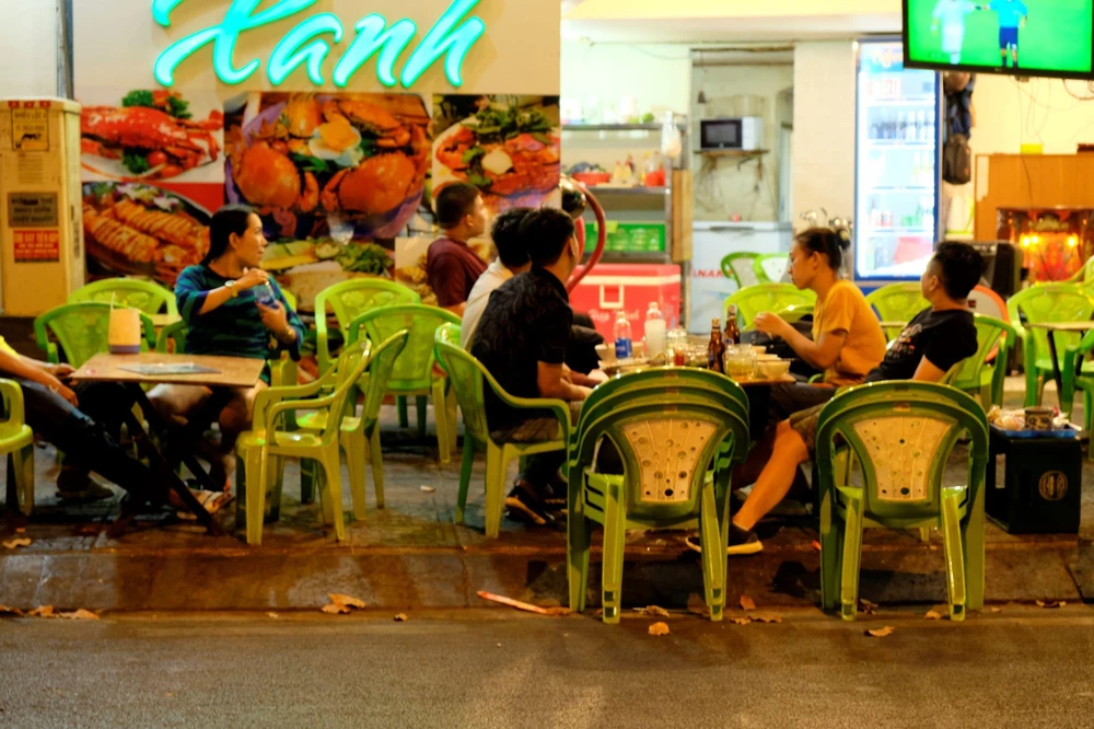 quan-nhau-vang-sau-nghi-dinh100