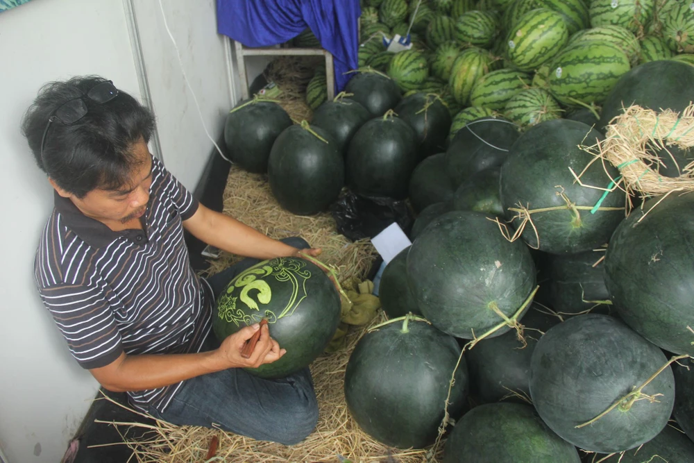 dua-hau-khac-chua-thu-phap