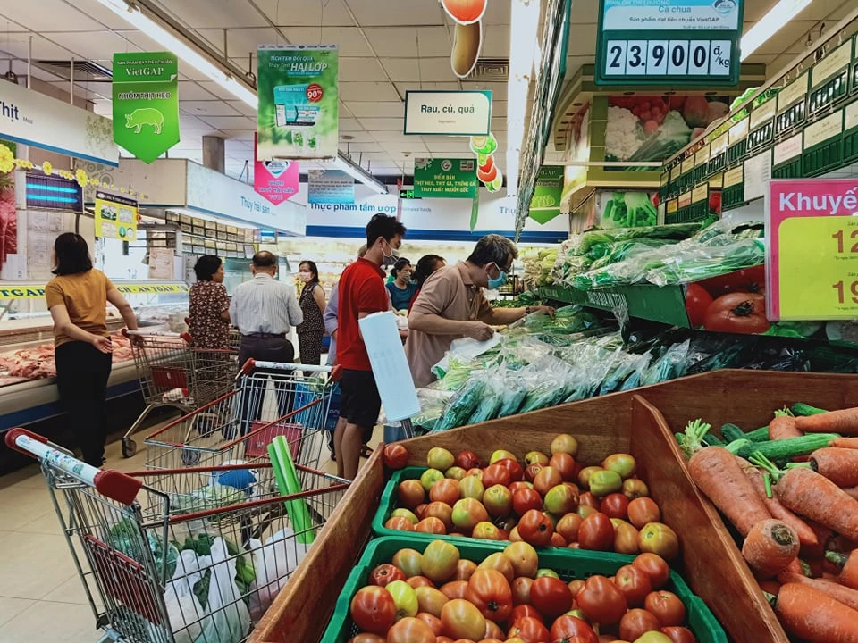 mua-sam-rau-cu-tang_WKVU.