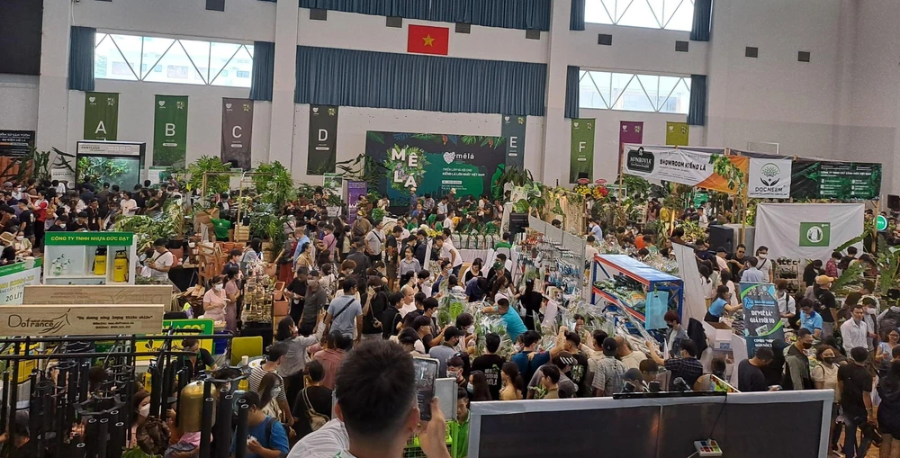 Sự kiện "Mê lá" triển lãm hàng trăm loại kiểng lá đặc sắc từ các đơn vị kinh doanh trong và ngoài nước. Ảnh: THU HÀ