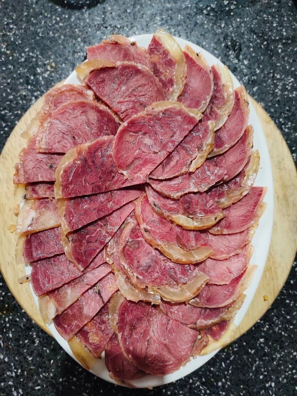 Nguyên liệu làm giò, chả không đảm bảo có thể gây ảnh hưởng tới chất lượng sản phẩm và tính an toàn khi sử dụng