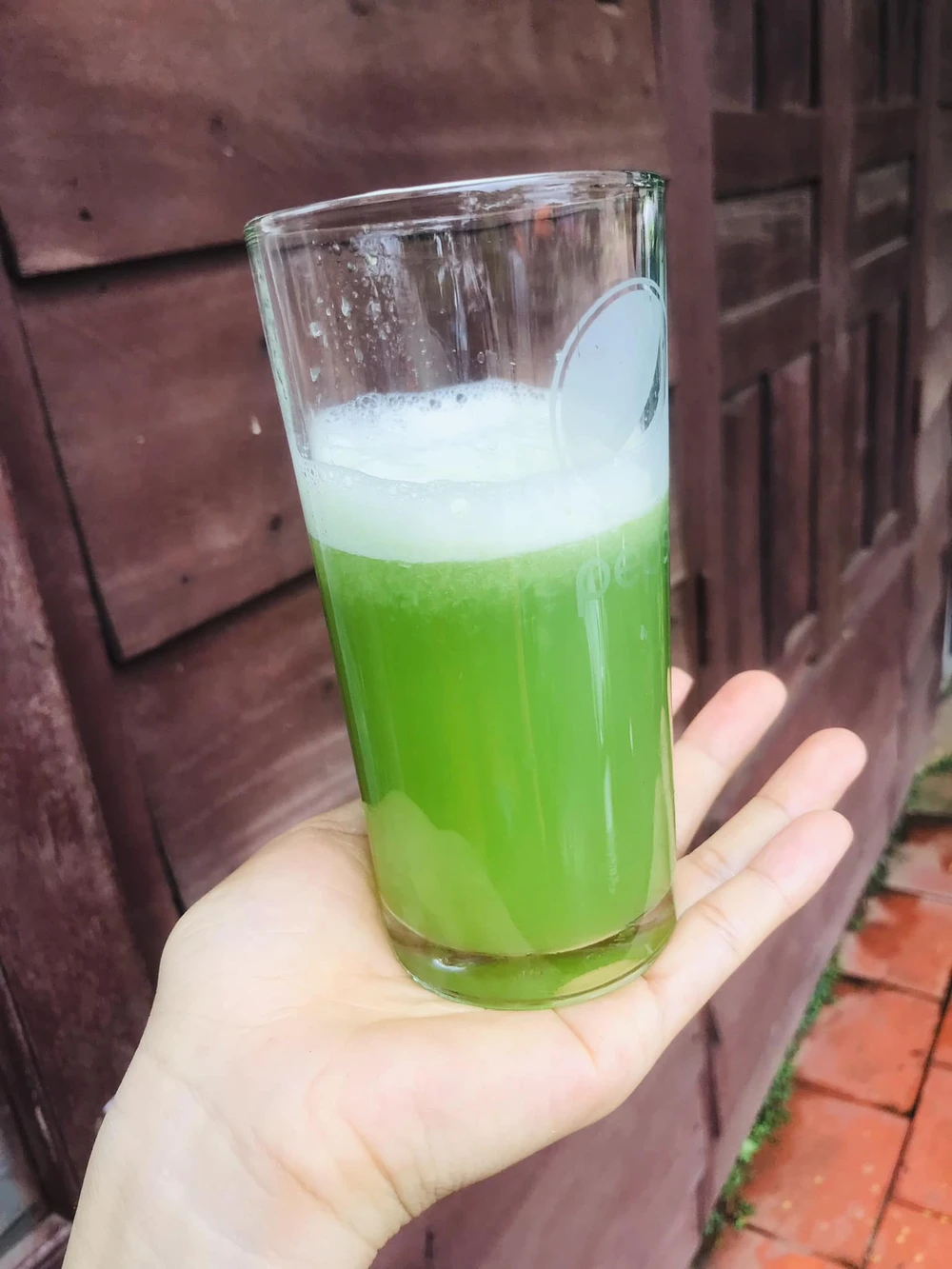 Việc sử dụng nước ép rau củ quả tươi sẽ an toàn nếu nguồn gốc sản phẩm và quá trình sơ chế đảm bảo vệ sinh. ẢNH: HẠ QUYÊN