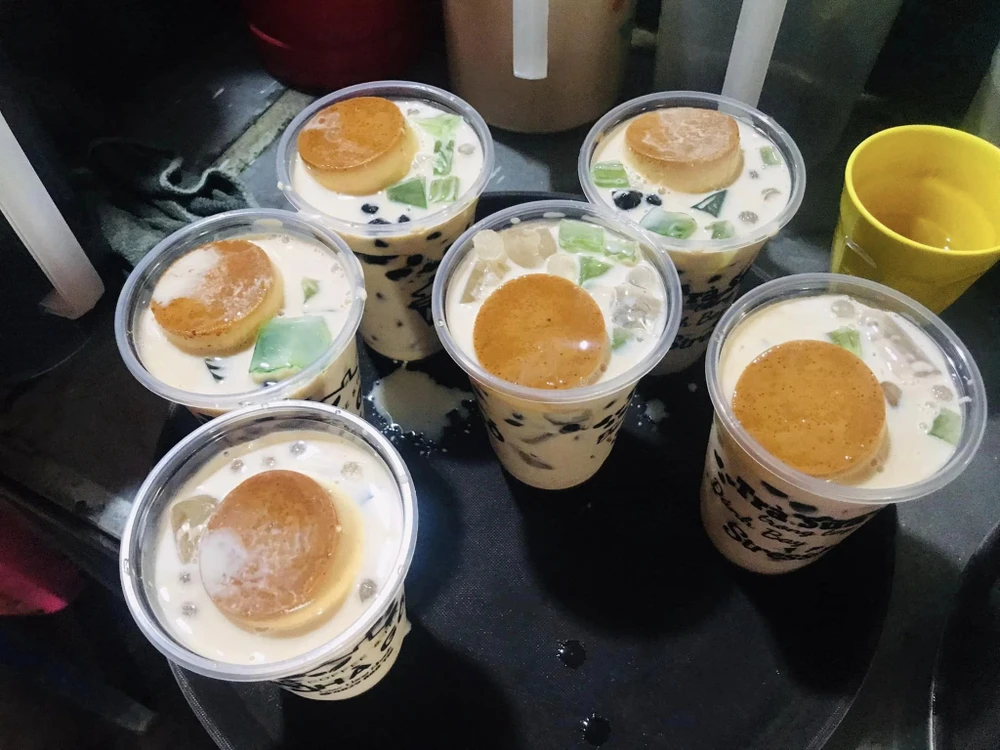 Từ 30-12, tại Singapore đồ uống bao gồm cả thức uống có topping như trân châu, thạch... phải ghi nhãn hàm lượng đường. Ảnh minh họa: HẠ QUYÊN