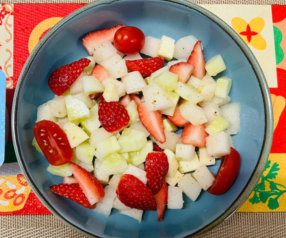 Chế độ ăn thô thuần chay có thể giúp bạn giữ lại nhiều dinh dưỡng từ thức ăn nhưng tổng quan các chất cần có cho cơ thể thì chế độ ăn này lại không đáp ứng đủ. ẢNH: HẠ QUYÊN