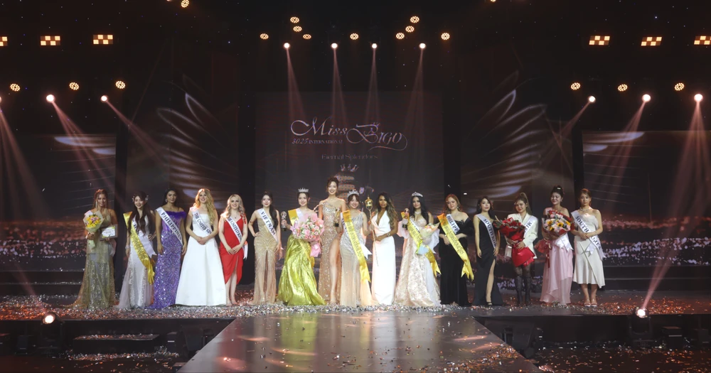 hoa hậu cho nghề livestream