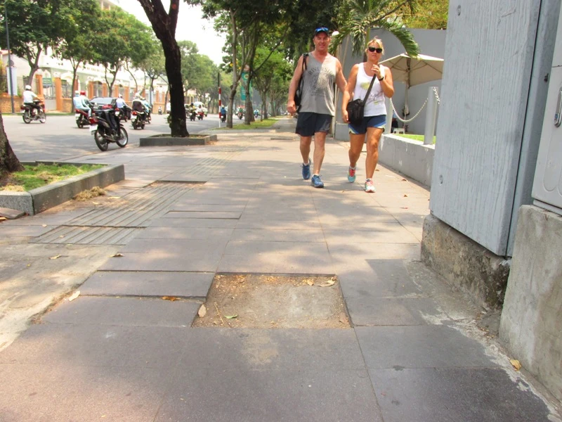 1.000 tỉ đồng lát đá granite: Dân lo ngại nhiều thứ... ảnh 1