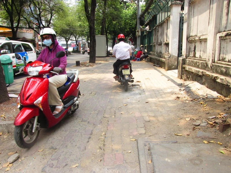 1.000 tỉ đồng lát đá granite: Dân lo ngại nhiều thứ... ảnh 2