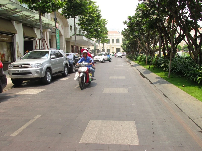 1.000 tỉ đồng lát đá granite: Dân lo ngại nhiều thứ... ảnh 6