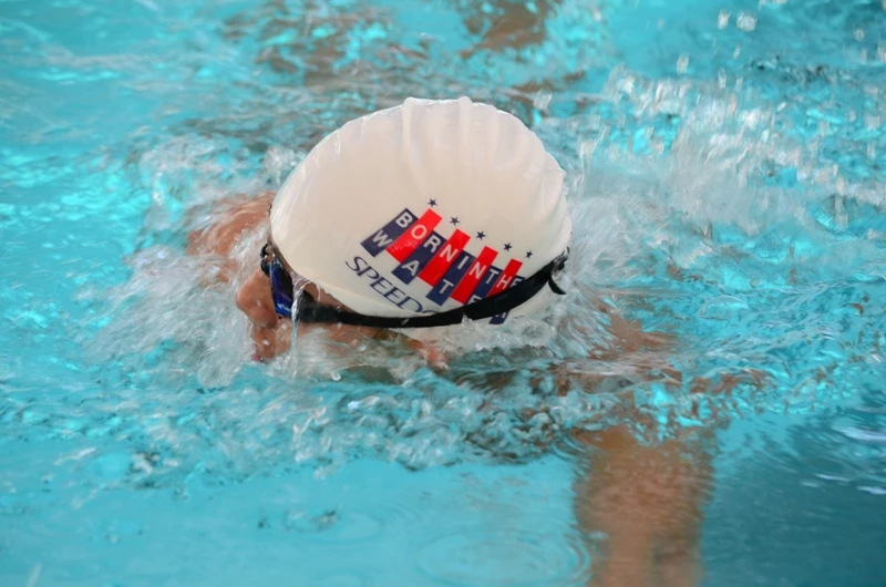 Người Sài Gòn chống chọi với nắng nóng ảnh 4