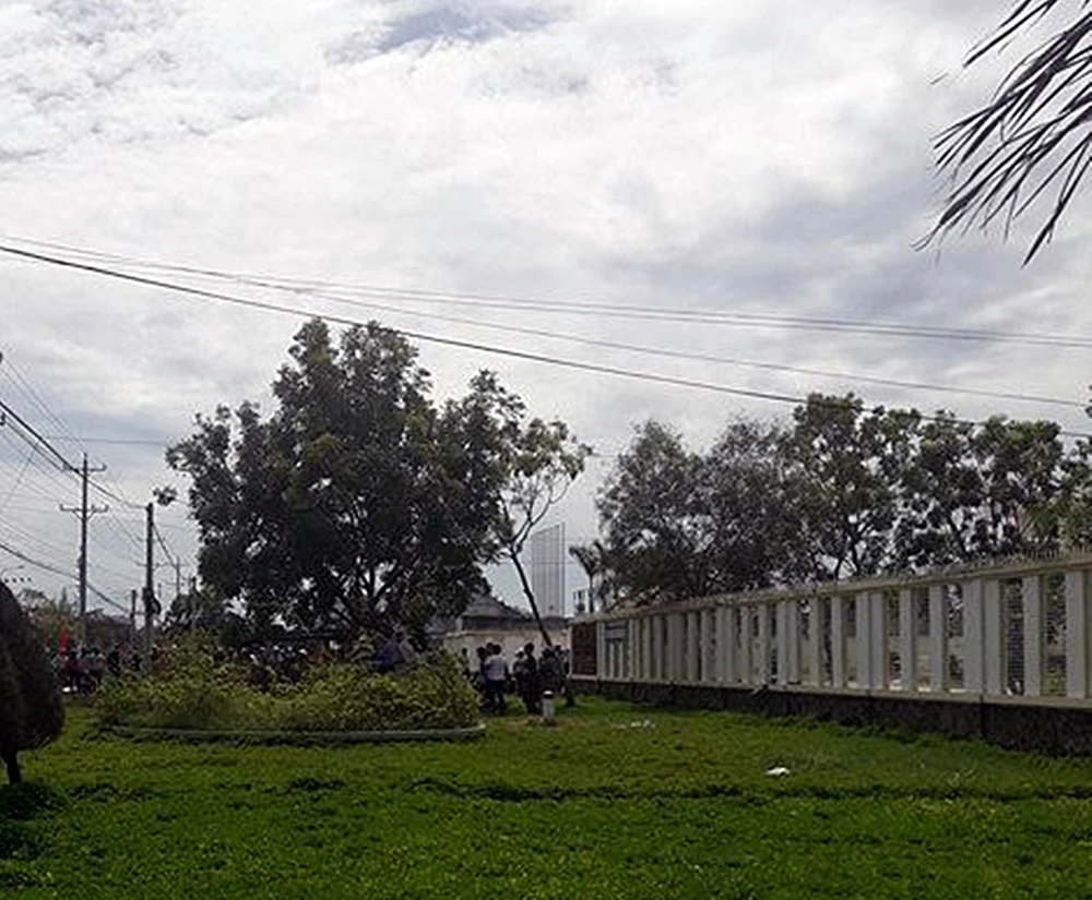 Một phụ nữ chết bất thường trong bụi cây ảnh 1