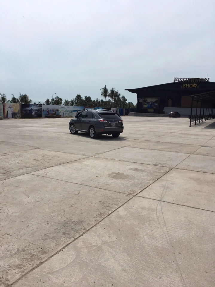 Nhóm đi xe Lexus gắn bảng 'Công an đang bắn tốc độ' ảnh 1