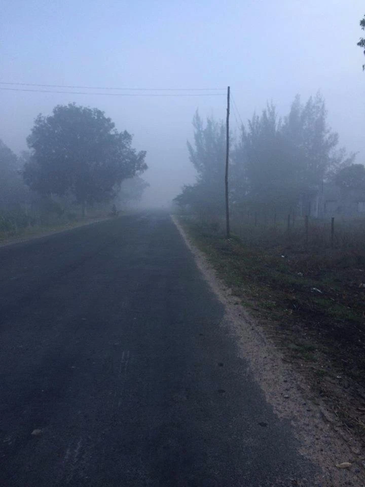 Cháy bãi rác khổng lồ, cả ngàn người khó thở ảnh 1