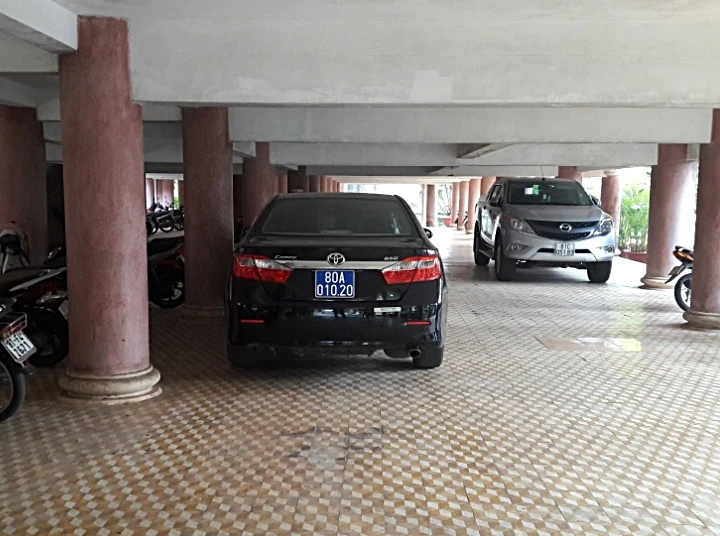 Thường vụ Tỉnh ủy Gia Lai đi 5 xe 80A ảnh 2