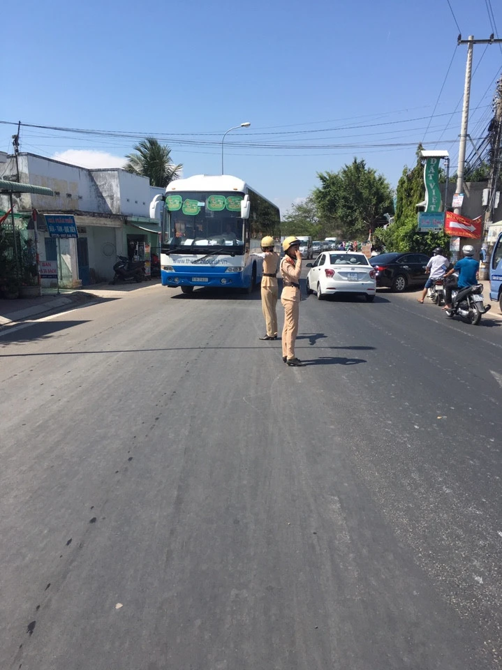 Tạm giữ ôtô của nhóm thanh niên Trung Quốc ảnh 2