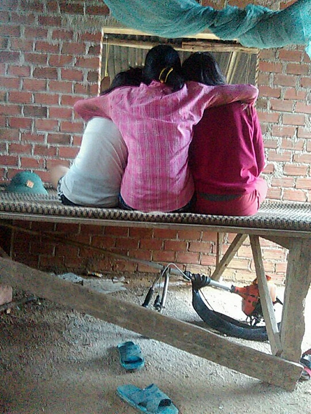 Bí thư, chủ tịch yêu cầu làm rõ vụ xâm hại 2 chị em ảnh 1