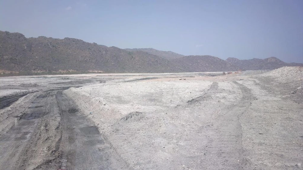 Kiểm tra các giếng nước gần bãi xỉ Vĩnh Tân ảnh 2