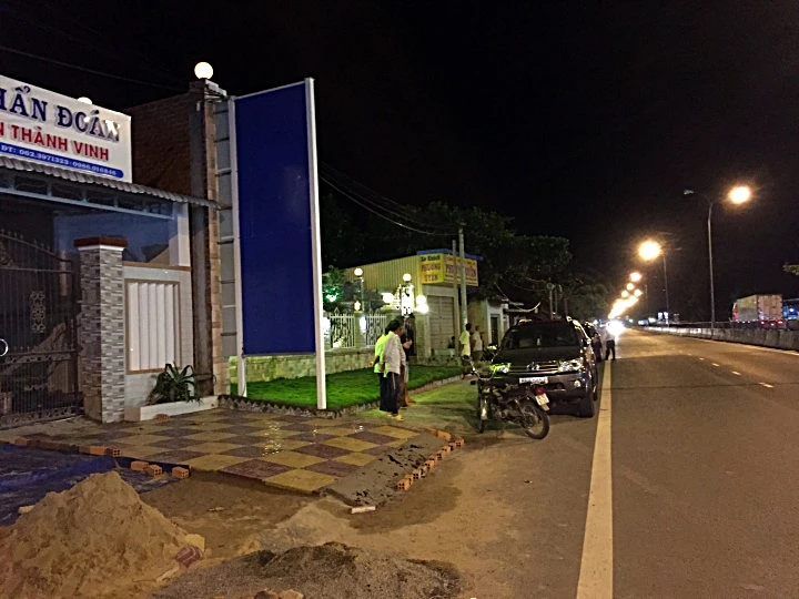 Tấp xe vào lề đường nghe điện thoại thì bị đâm tử vong ảnh 1