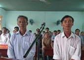 Tòa vẫn kết án 2 nông dân 'nhận hối lộ'