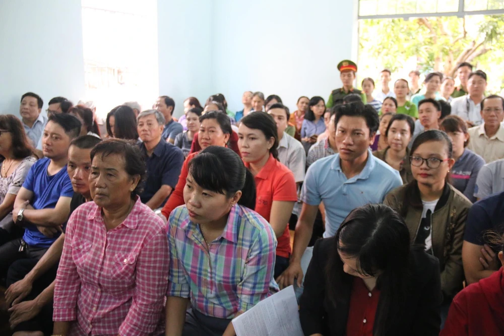 Phạt tù 7 bị cáo gây rối trước trụ sở UBND tỉnh Bình Thuận ảnh 1