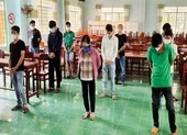 11 người bị phạt hơn 160 triệu đồng vì tụ tập chơi bài lúc giãn cách