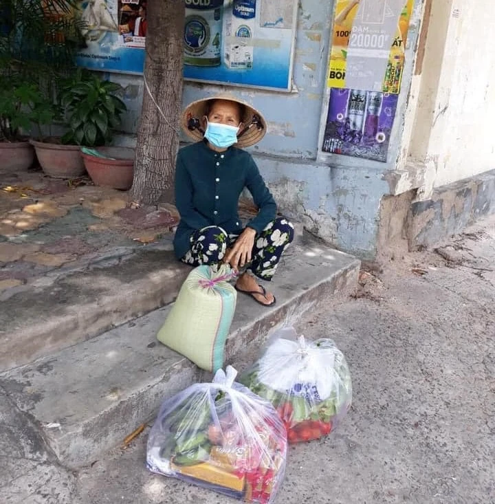 Ấm áp những san sẻ yêu thương với đồng bào xa xứ ảnh 8