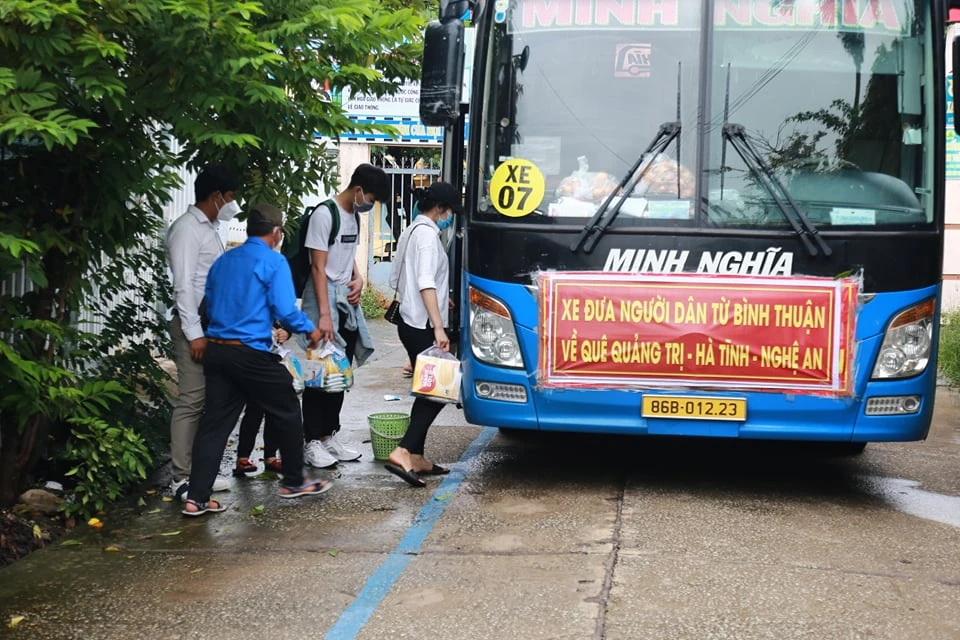 Đưa 15 người trốn trong thùng xe đông lạnh về Quảng Trị, Hà Tĩnh, Nghệ An ảnh 7