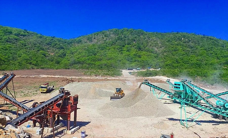 Một mỏ vật liệu tại cao tốc Phan Thiết- Dầu Giây.