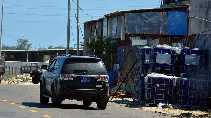 Xe của Bộ Công an đến dự án Xuân Quỳnh. Ảnh: AK