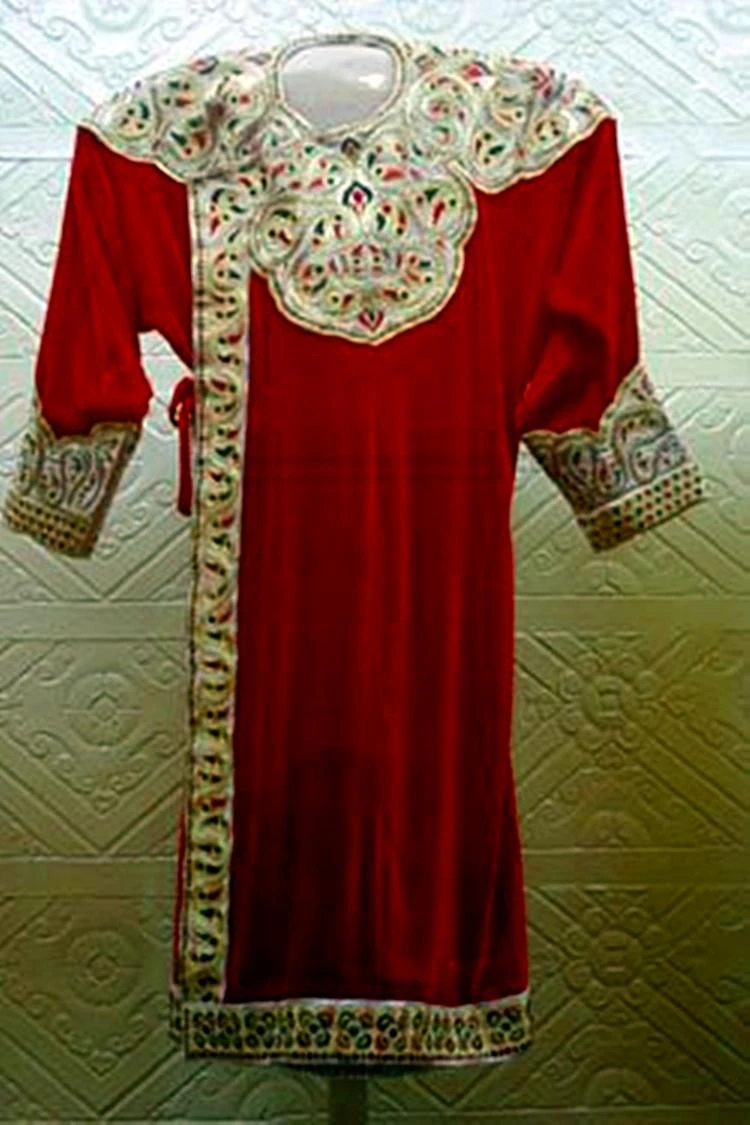 Áo bào nhà vua trong bộ sưu tập.