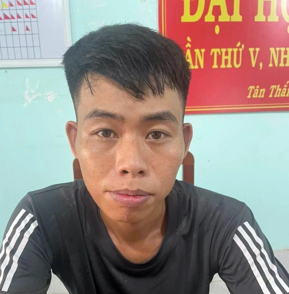 Tên trộm tại cơ quan công an. Ảnh: PĐ Tên trộm tại cơ quan công an. Ảnh: PĐ