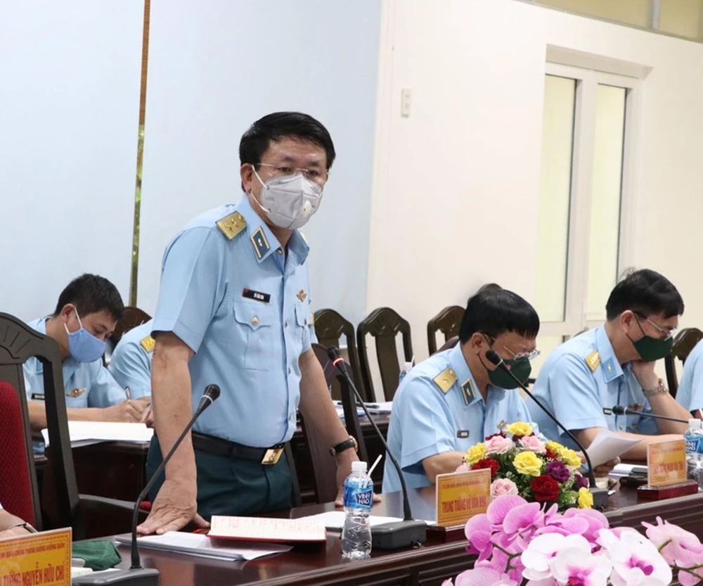 Đoàn công tác Quân chủng Phòng không-Không quân làm việc hồi tháng 10-2021.